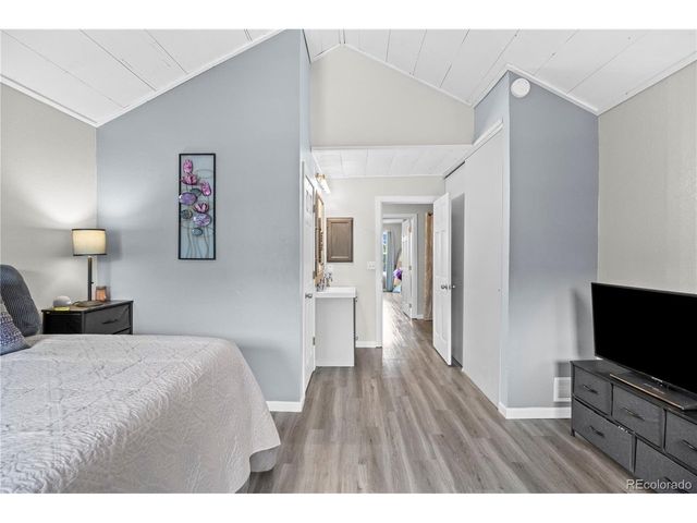 2597 E Nichols Cir, Centennial, CO 80122