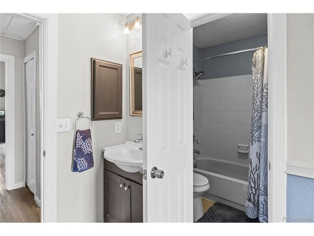 2597 E Nichols Cir, Centennial, CO 80122