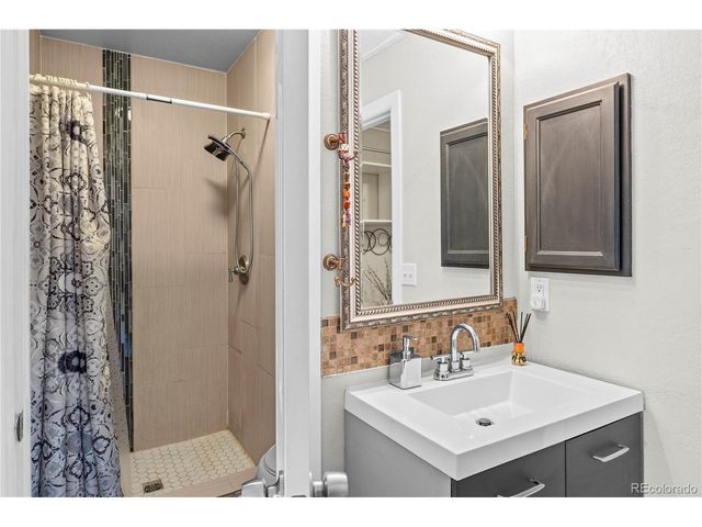 2597 E Nichols Cir, Centennial, CO 80122