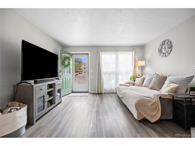 2597 E Nichols Cir, Centennial, CO 80122