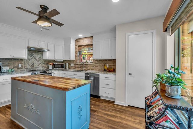 2627 Clear Ridge Drive, Kingwood, TX 77339
