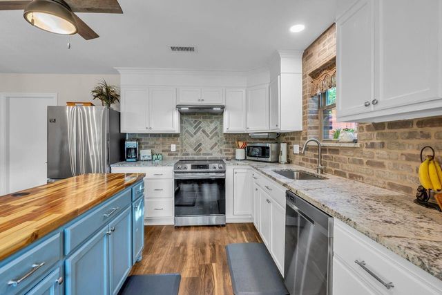 2627 Clear Ridge Drive, Kingwood, TX 77339
