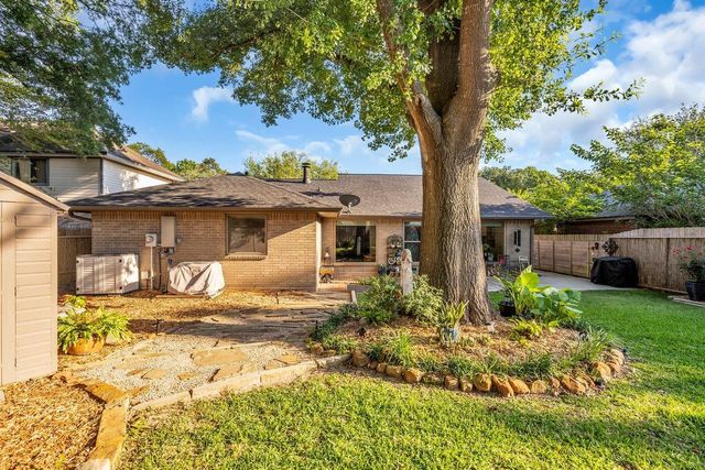 2627 Clear Ridge Drive, Kingwood, TX 77339