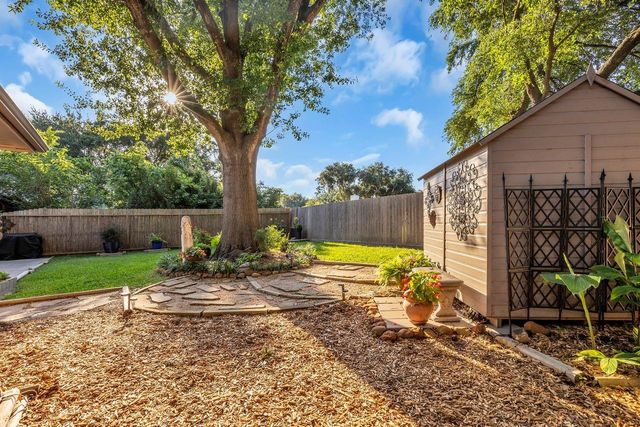 2627 Clear Ridge Drive, Kingwood, TX 77339