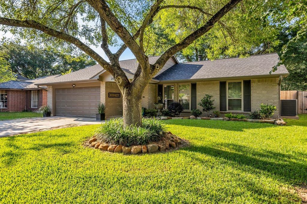 2627 Clear Ridge Drive, Kingwood, TX 77339