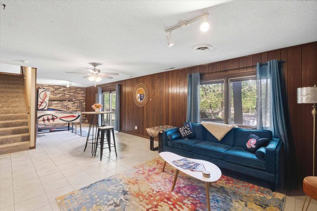 367 CROWN PT, Columbia, MO 65203