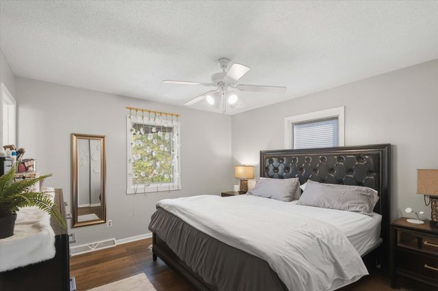 367 CROWN PT, Columbia, MO 65203