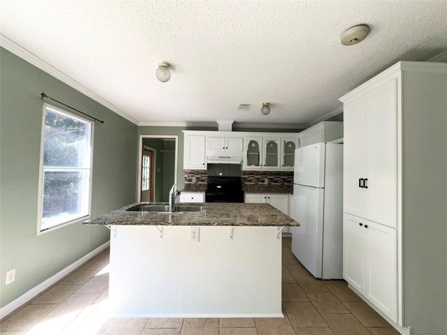 18143 Breezy Drive, Montgomery, TX 77316