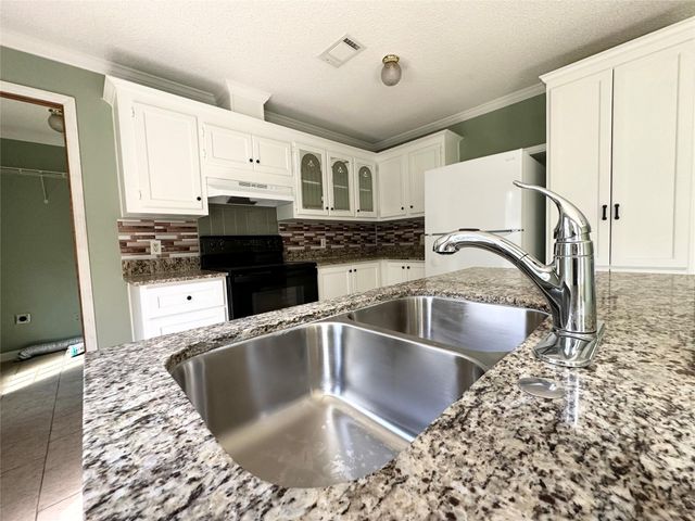 18143 Breezy Drive, Montgomery, TX 77316