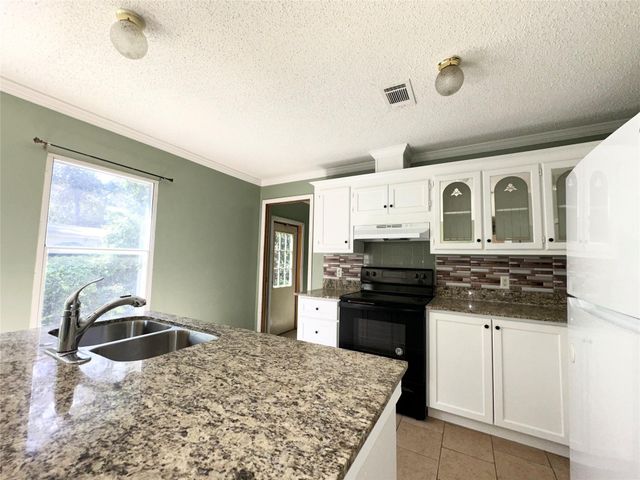 18143 Breezy Drive, Montgomery, TX 77316