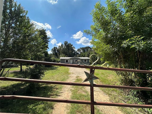 18143 Breezy Drive, Montgomery, TX 77316