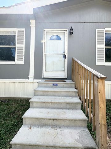 18143 Breezy Drive, Montgomery, TX 77316
