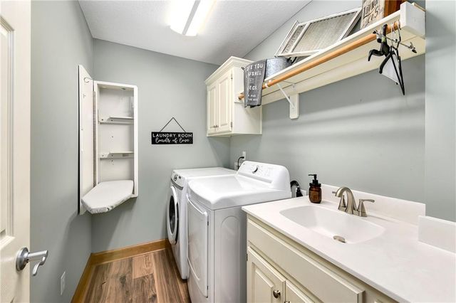 4119 SW Homestead Drive, Lee's Summit, MO 64082