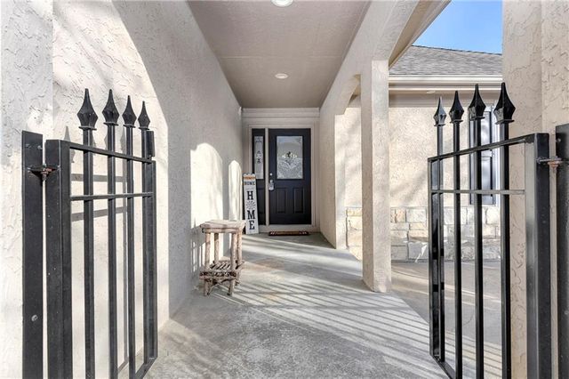 4119 SW Homestead Drive, Lee's Summit, MO 64082