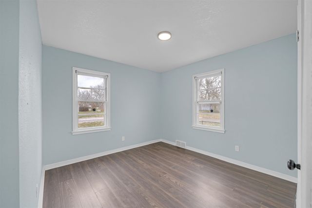 2102 W 35th St S, Wichita, KS 67217