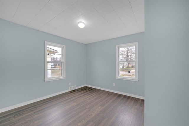 2102 W 35th St S, Wichita, KS 67217