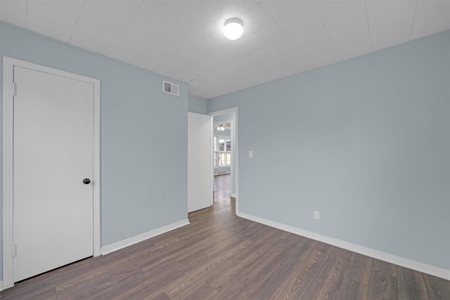 2102 W 35th St S, Wichita, KS 67217