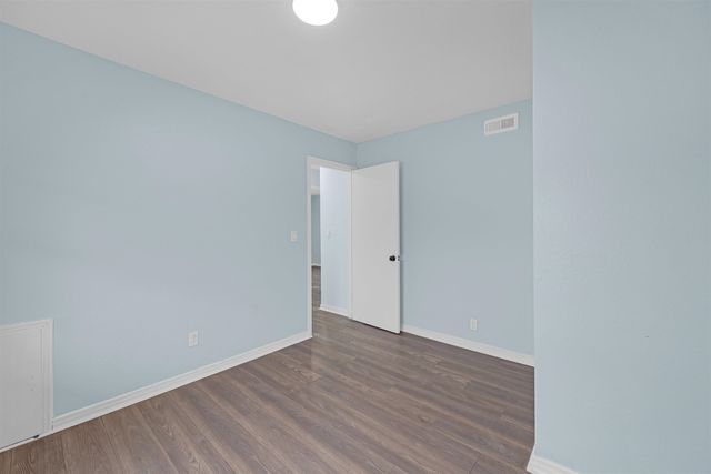 2102 W 35th St S, Wichita, KS 67217