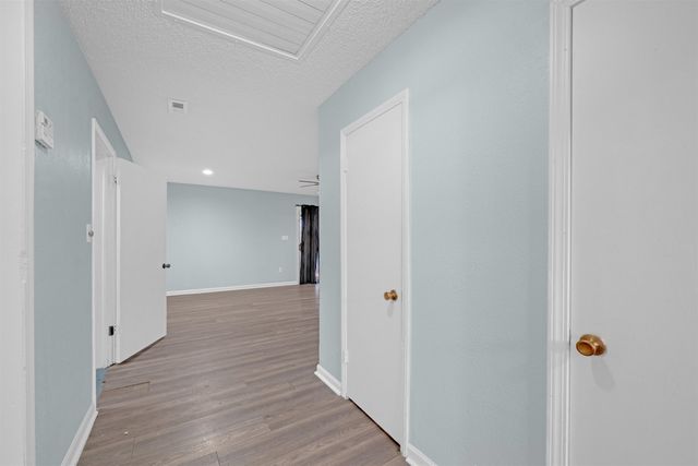 2102 W 35th St S, Wichita, KS 67217