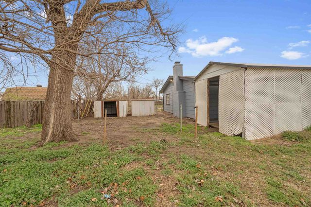 2102 W 35th St S, Wichita, KS 67217