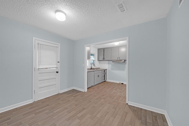 2102 W 35th St S, Wichita, KS 67217