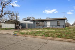 2102 W 35th St S, Wichita, KS 67217