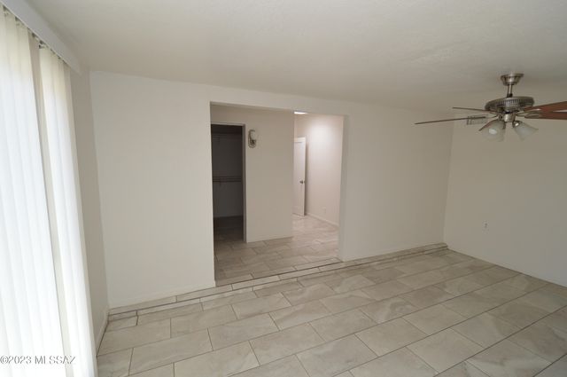 7118 E Elbow Bay Drive, Tucson, AZ 85710