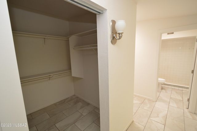 7118 E Elbow Bay Drive, Tucson, AZ 85710