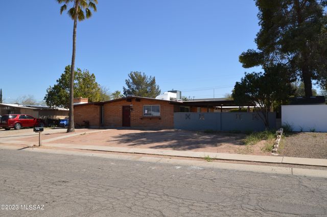 7118 E Elbow Bay Drive, Tucson, AZ 85710