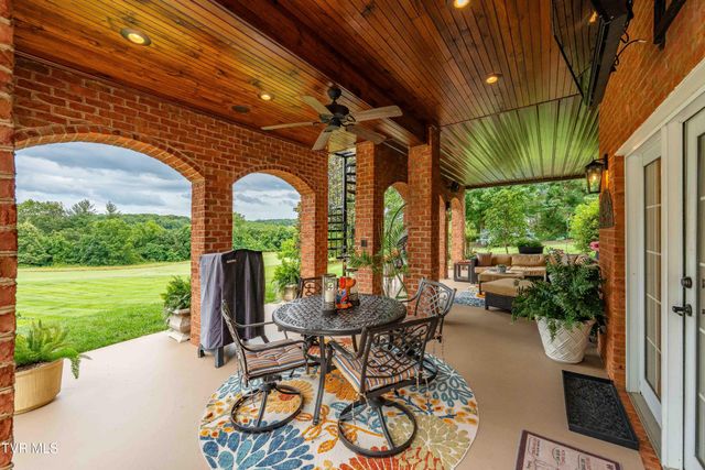 134 Magnolia Ridge Drive, Jonesborough, TN 37659