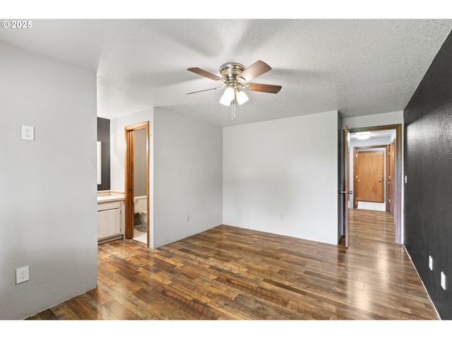 2445 LOMA VISTA Dr, Roseburg, OR 97471