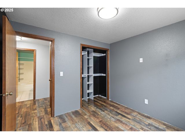 2445 LOMA VISTA Dr, Roseburg, OR 97471
