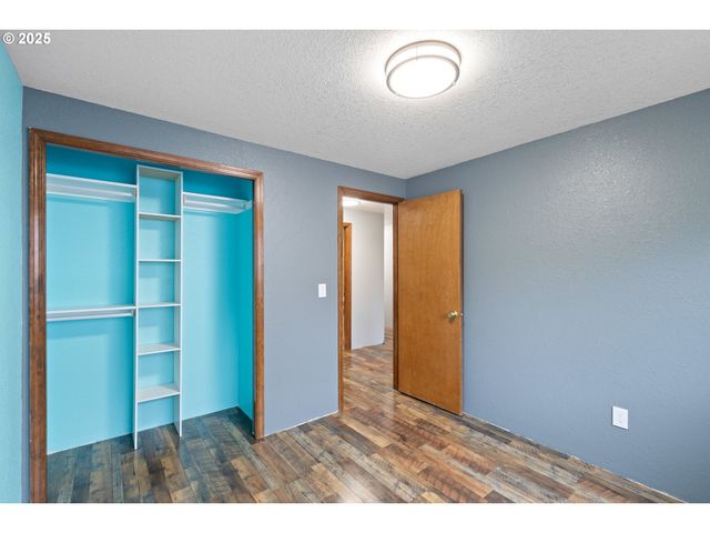 2445 LOMA VISTA Dr, Roseburg, OR 97471