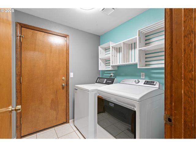 2445 LOMA VISTA Dr, Roseburg, OR 97471