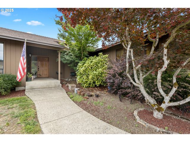 2445 LOMA VISTA Dr, Roseburg, OR 97471