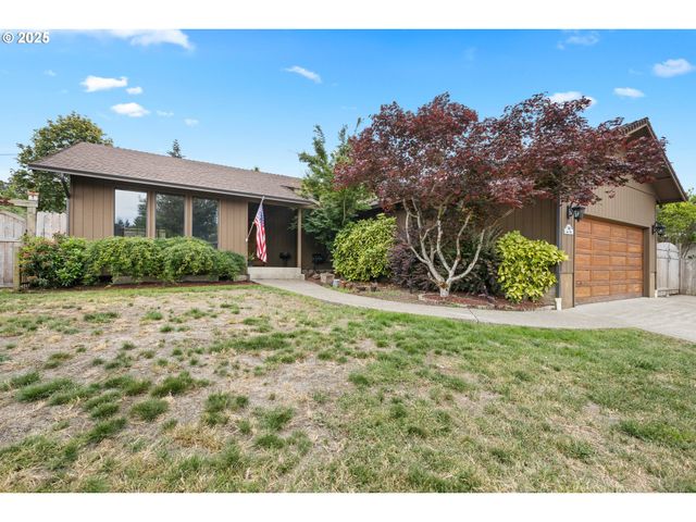 2445 LOMA VISTA Dr, Roseburg, OR 97471