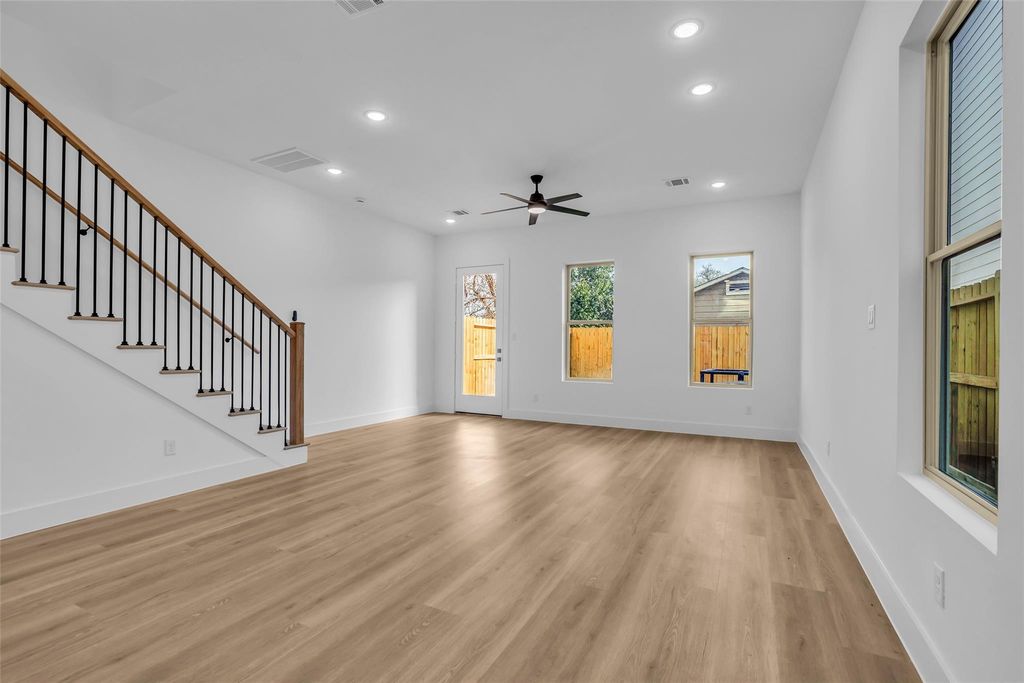 Image 16 of property listing at 1504 Griffin Street, Houston, TX 77009