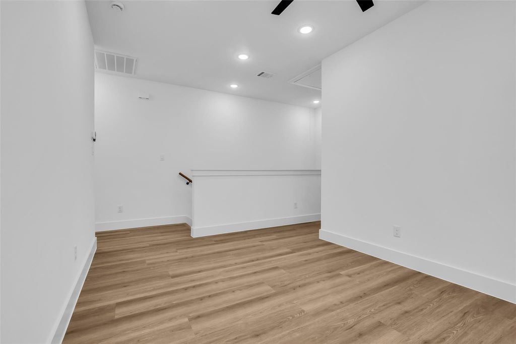 Image 24 of property listing at 1504 Griffin Street, Houston, TX 77009