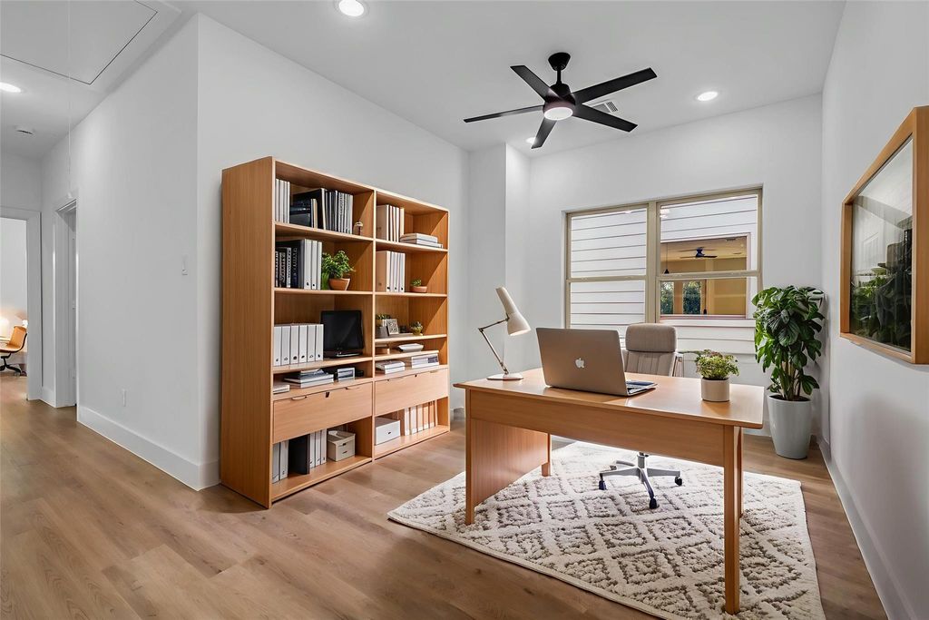 Image 26 of property listing at 1504 Griffin Street, Houston, TX 77009