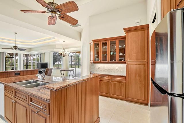 6197 9TH AVENUE CIRCLE NE, Bradenton, FL 34212