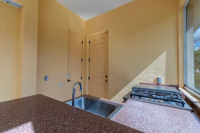 6197 9TH AVENUE CIRCLE NE, Bradenton, FL 34212