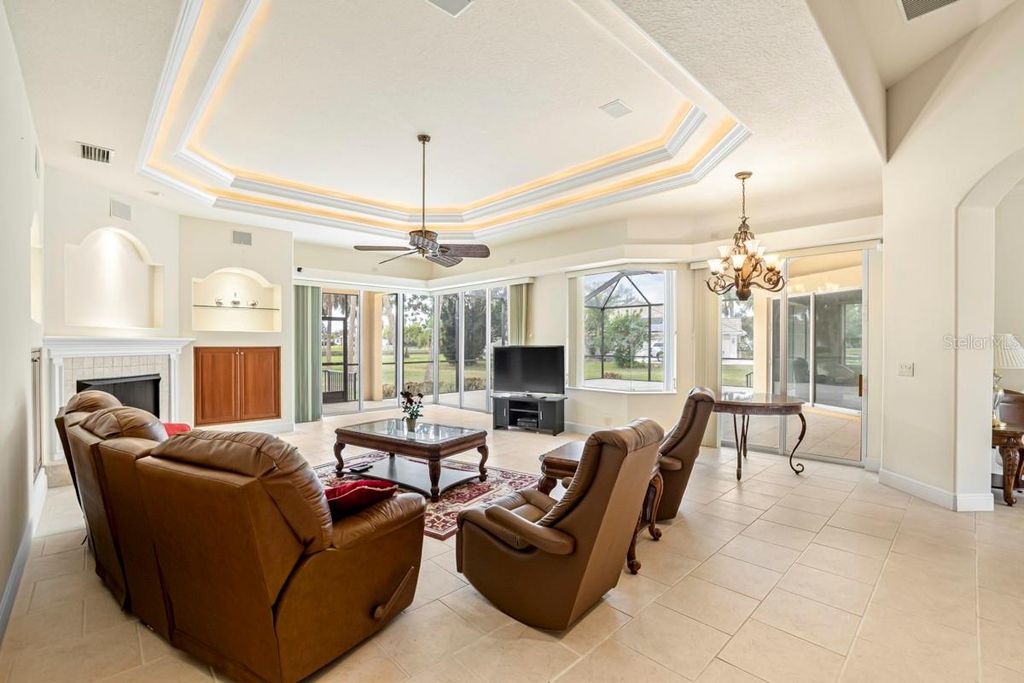 Image 16 of property listing at 6197 9TH AVENUE CIRCLE NE, Bradenton, FL 34212