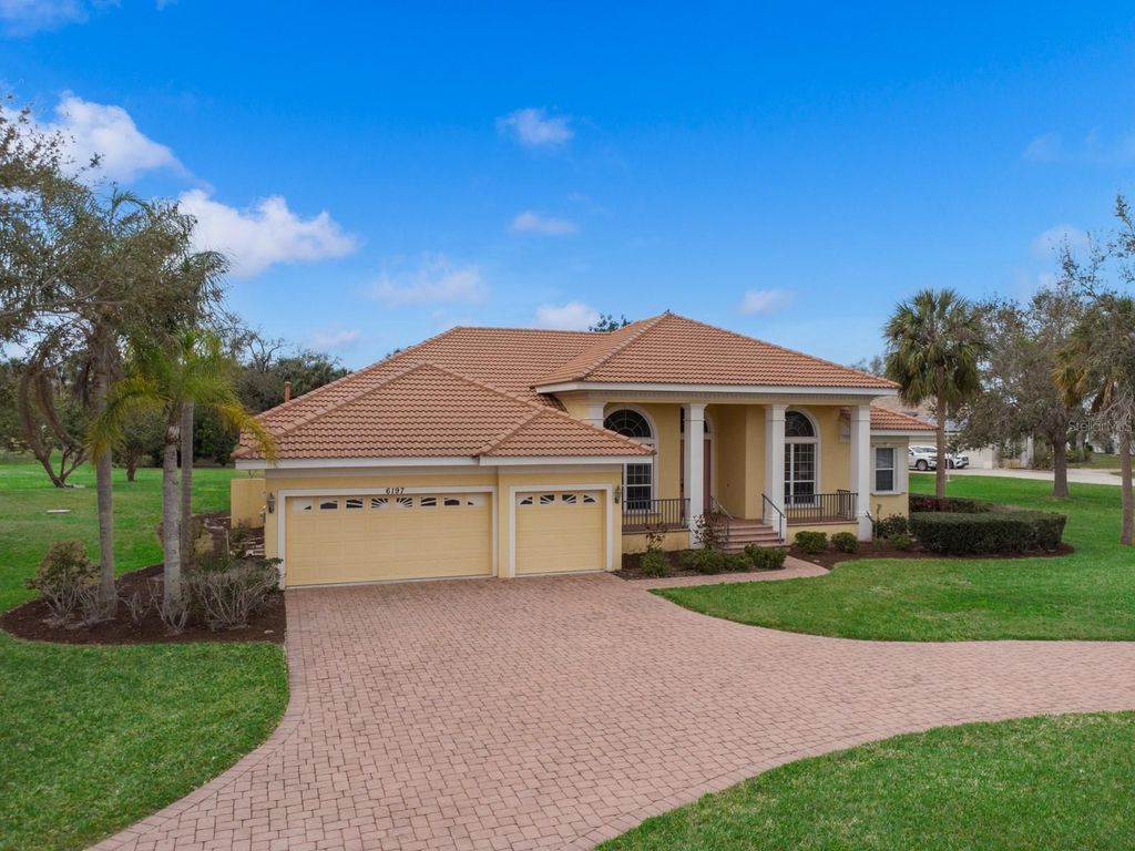 Image 3 of property listing at 6197 9TH AVENUE CIRCLE NE, Bradenton, FL 34212