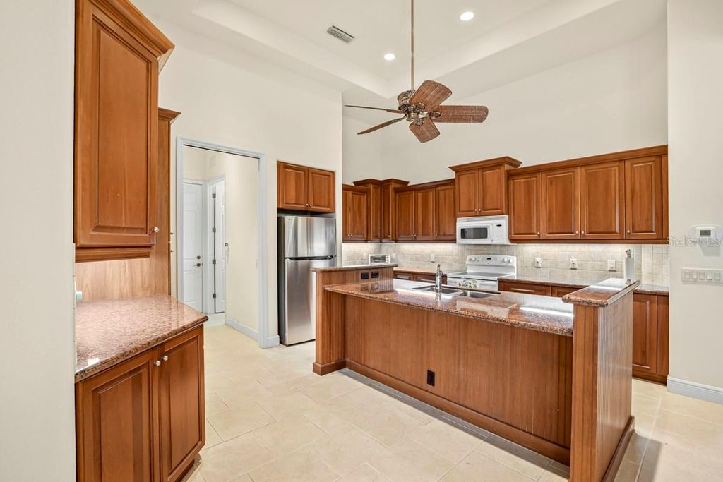 Image 21 of property listing at 6197 9TH AVENUE CIRCLE NE, Bradenton, FL 34212