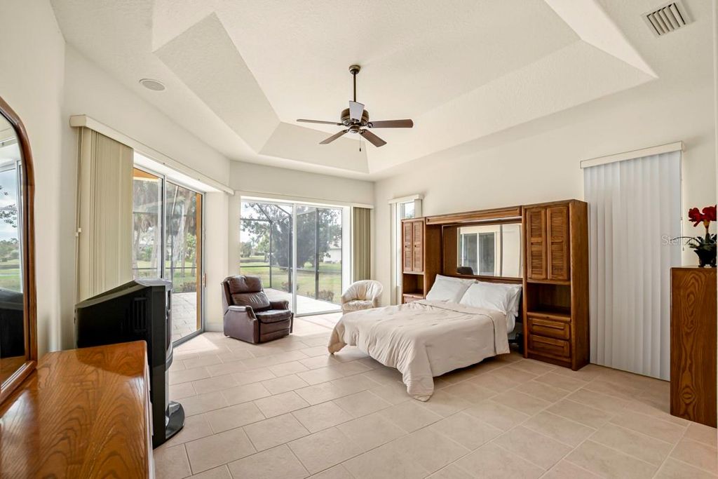 Image 28 of property listing at 6197 9TH AVENUE CIRCLE NE, Bradenton, FL 34212
