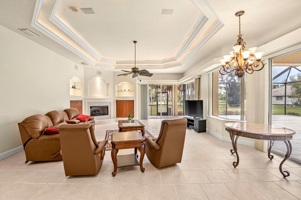 Image 4 of property listing at 6197 9TH AVENUE CIRCLE NE, Bradenton, FL 34212