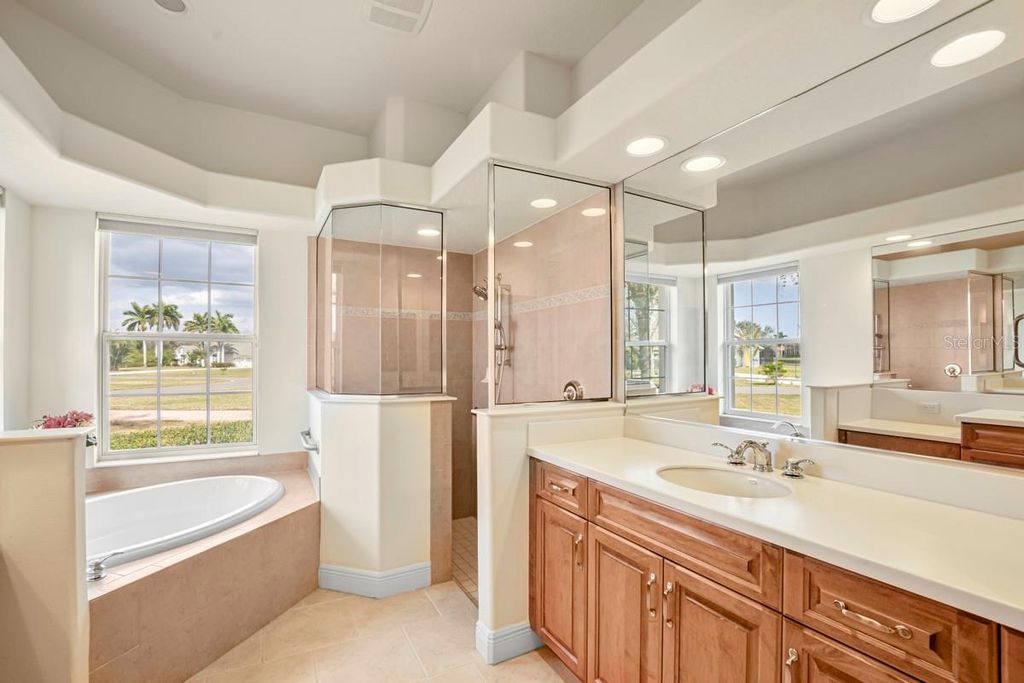 Image 34 of property listing at 6197 9TH AVENUE CIRCLE NE, Bradenton, FL 34212