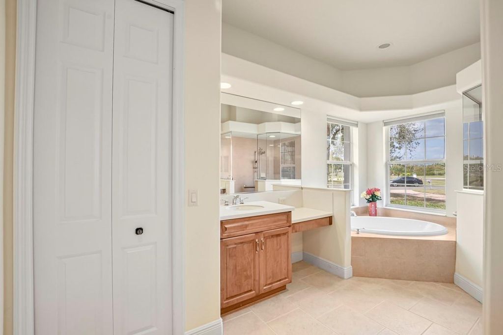 Image 35 of property listing at 6197 9TH AVENUE CIRCLE NE, Bradenton, FL 34212