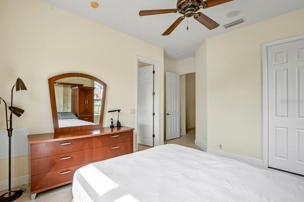Image 37 of property listing at 6197 9TH AVENUE CIRCLE NE, Bradenton, FL 34212