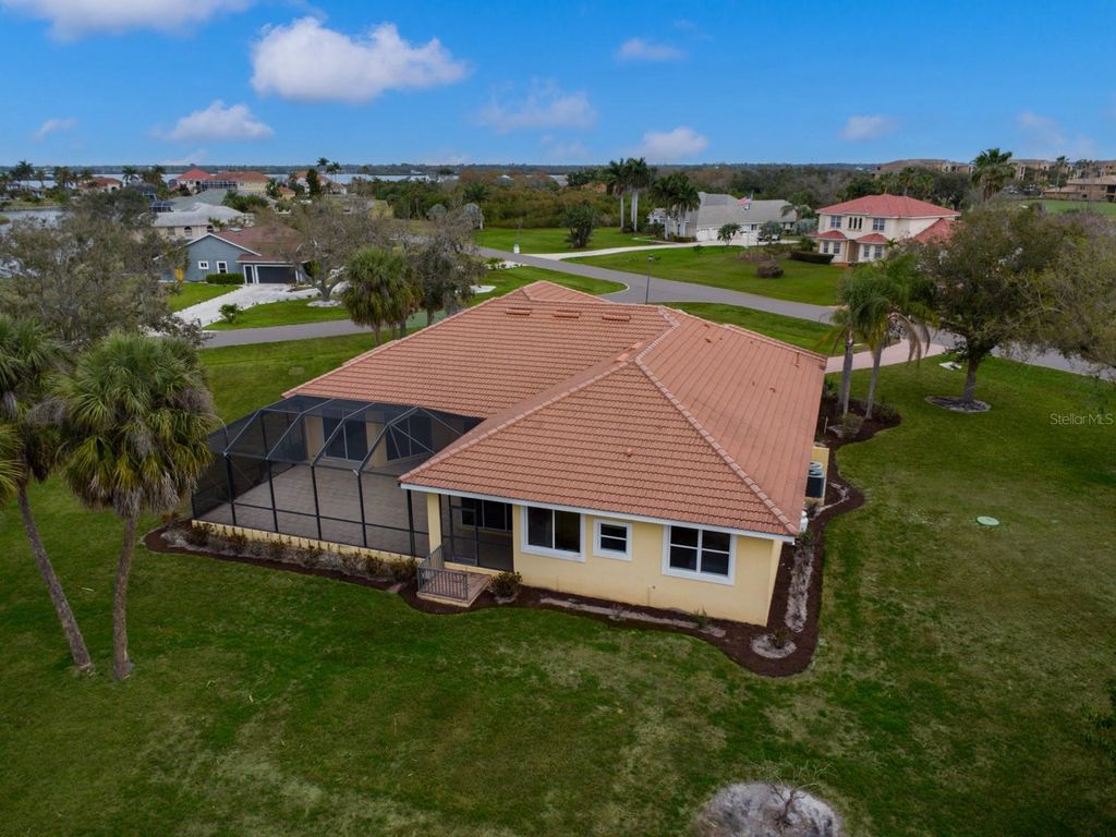 Image 50 of property listing at 6197 9TH AVENUE CIRCLE NE, Bradenton, FL 34212